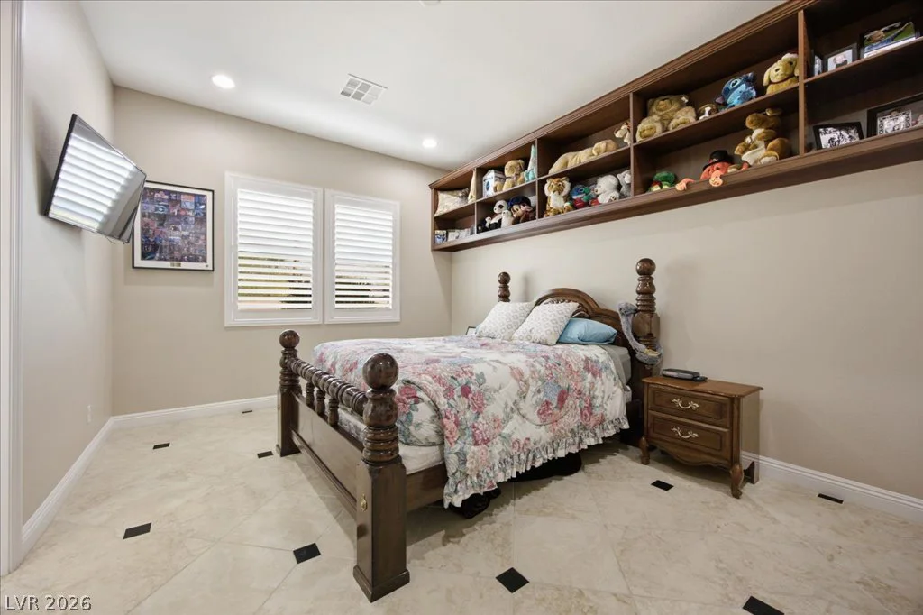 9727 Shimmering Falls, Las Vegas, NV 89149