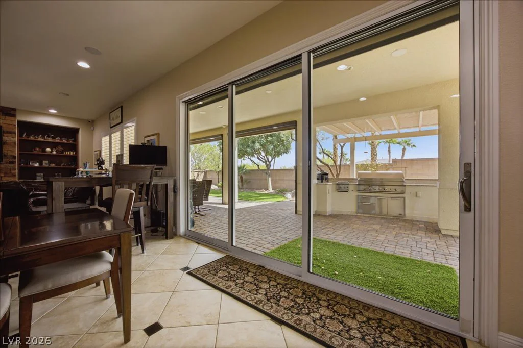 9727 Shimmering Falls, Las Vegas, NV 89149