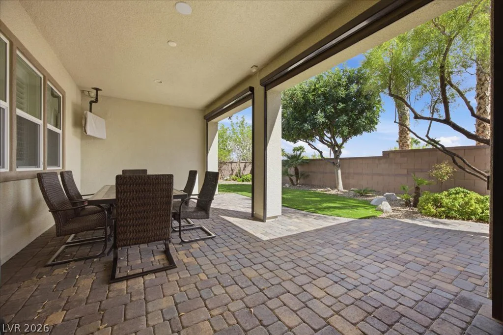 9727 Shimmering Falls, Las Vegas, NV 89149