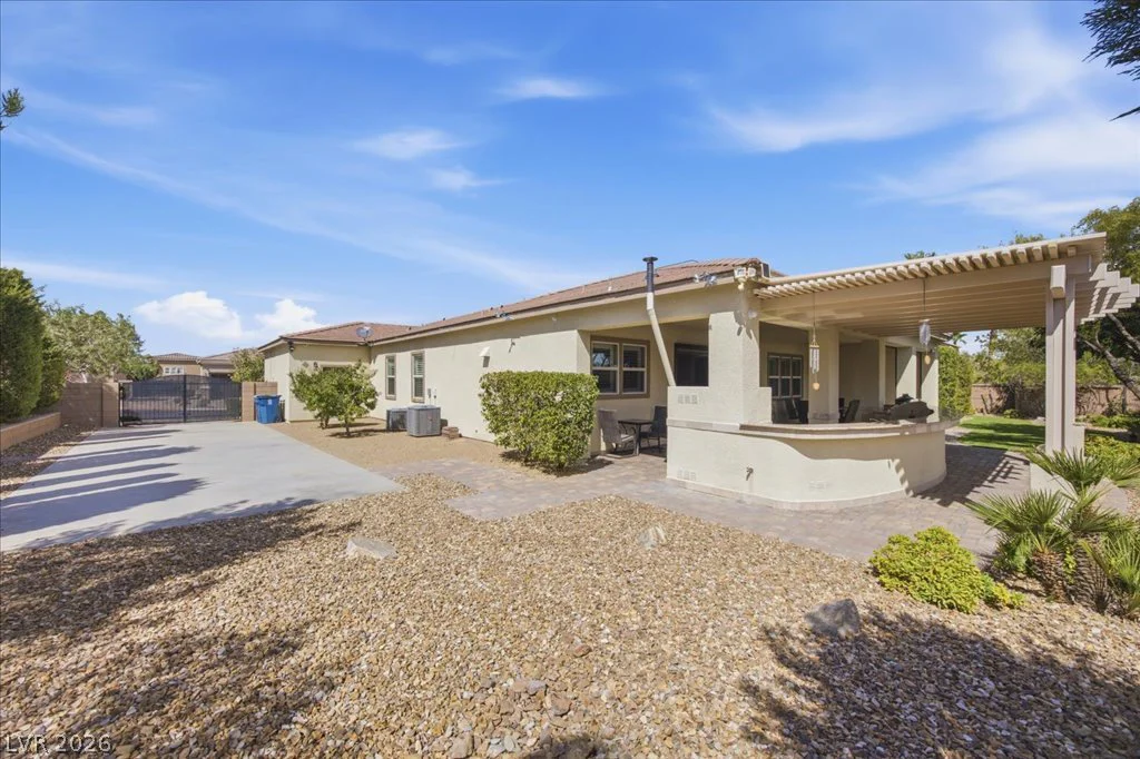 9727 Shimmering Falls, Las Vegas, NV 89149
