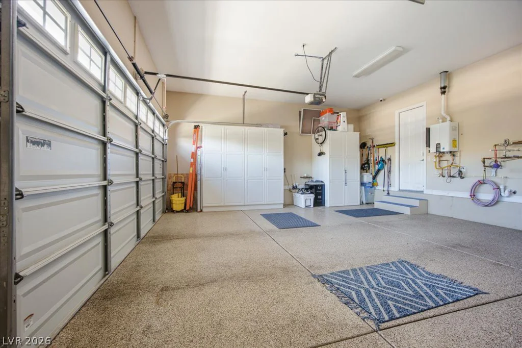 9727 Shimmering Falls, Las Vegas, NV 89149