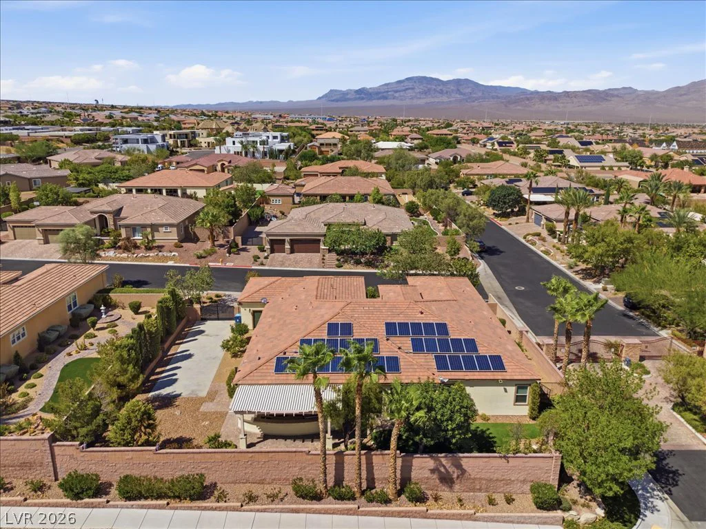 9727 Shimmering Falls, Las Vegas, NV 89149