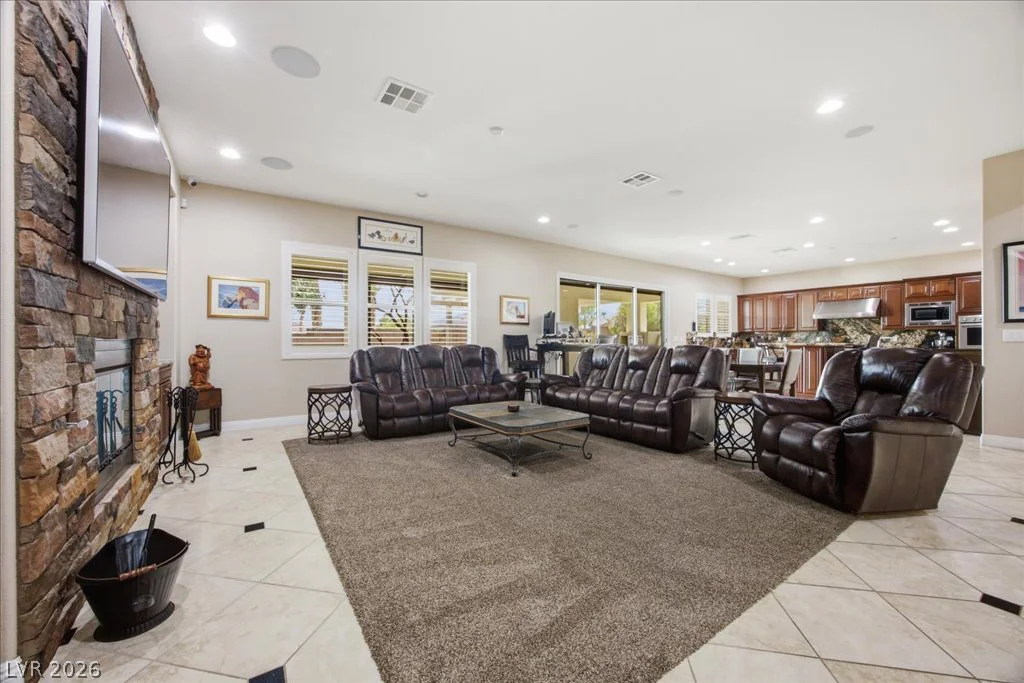 9727 Shimmering Falls, Las Vegas, NV 89149