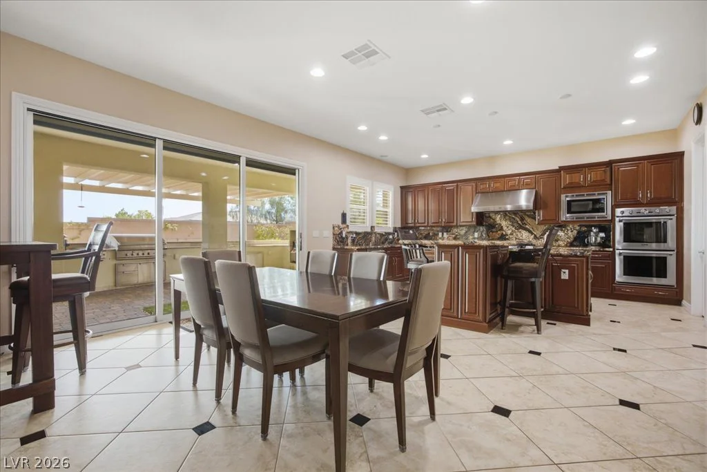 9727 Shimmering Falls, Las Vegas, NV 89149