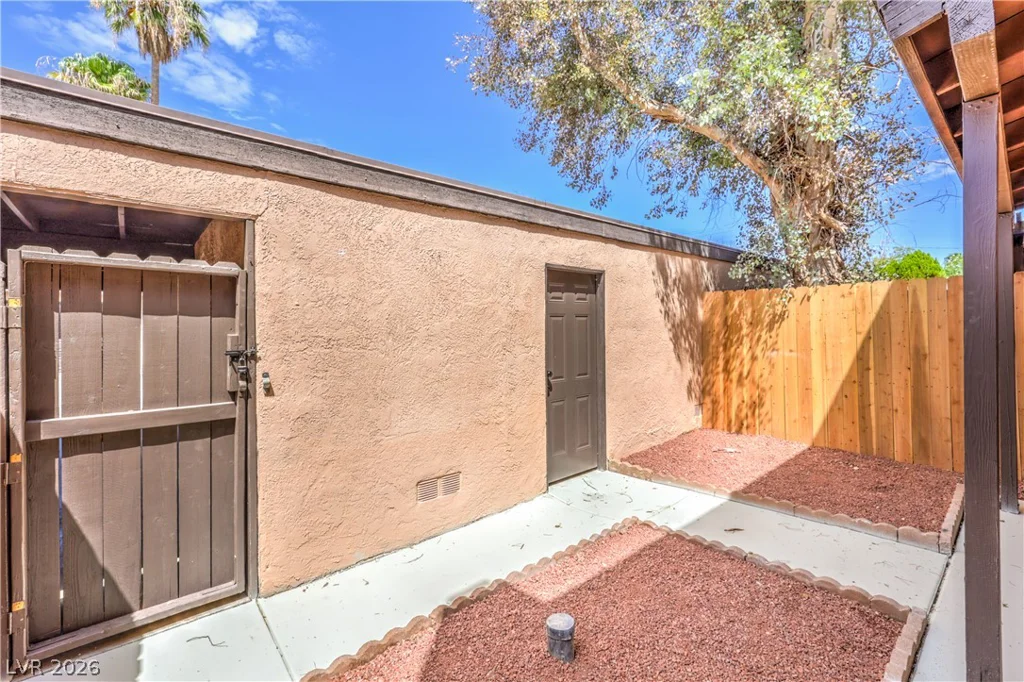 513 Starfire, Las Vegas, NV 89107