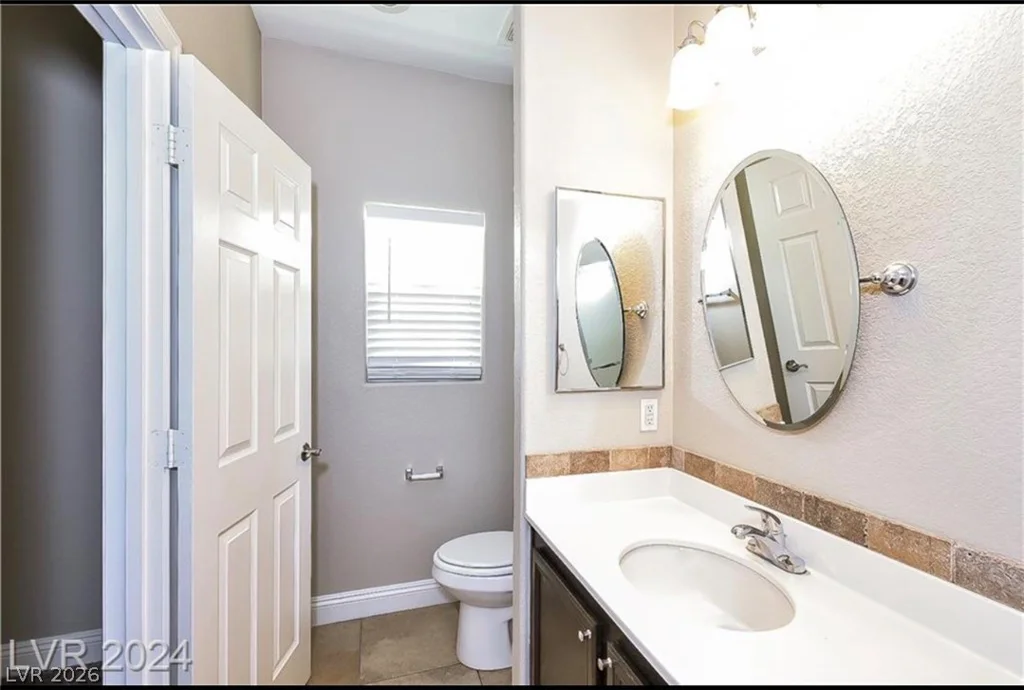 5012 Charlo, Las Vegas, NV 89131