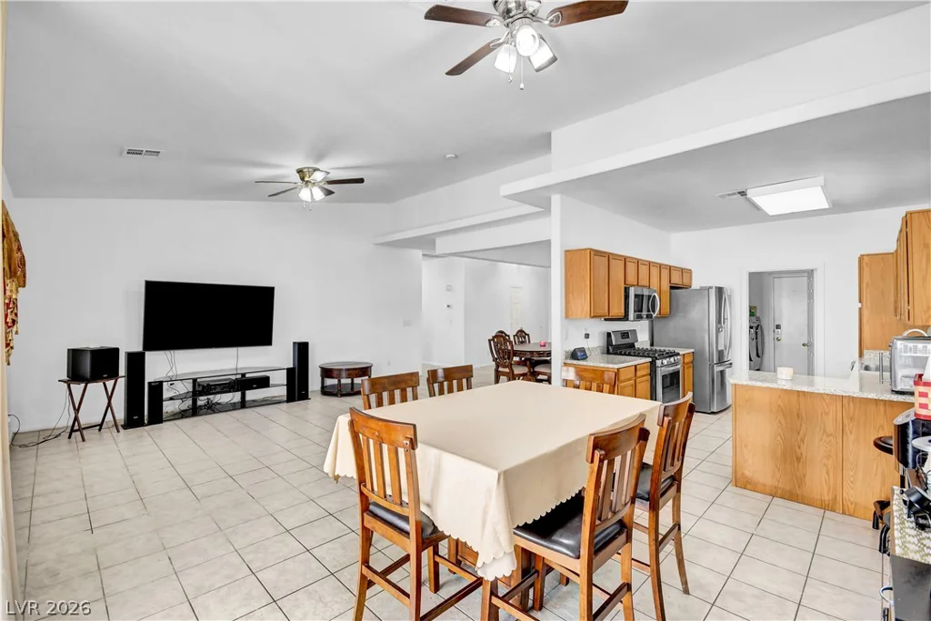 5129 Coral Beach, North Las Vegas, NV 89031