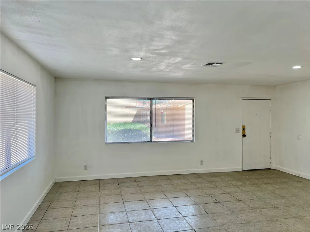 5116 Golden, Las Vegas, NV 89119