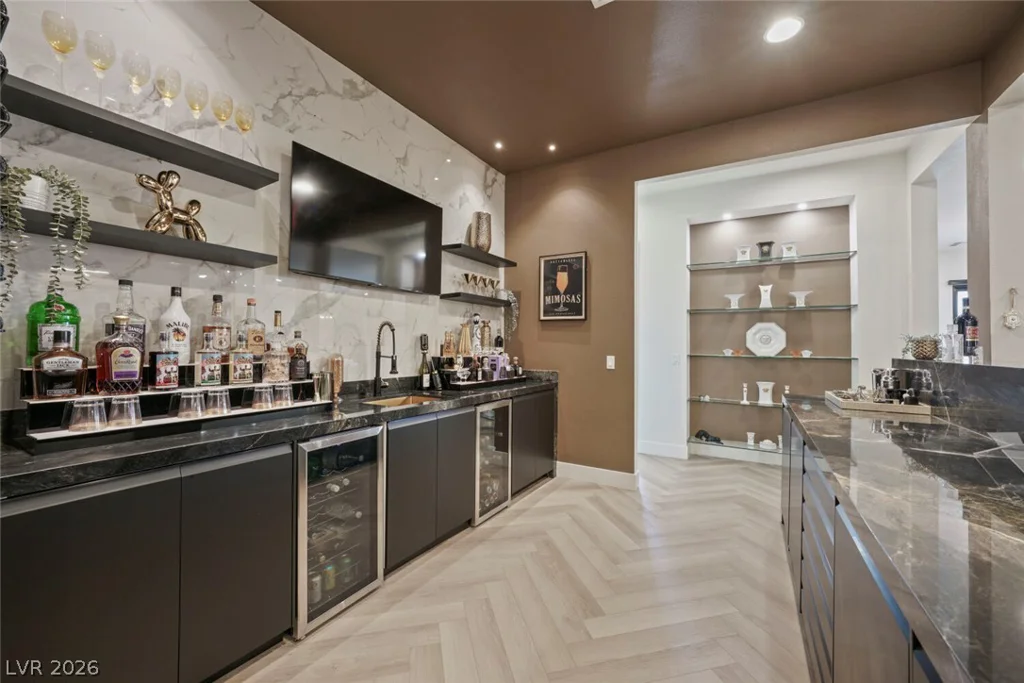 9306 Sierra De Luna, Las Vegas, NV 89139