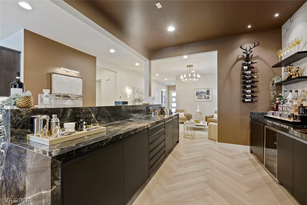 9306 Sierra De Luna, Las Vegas, NV 89139