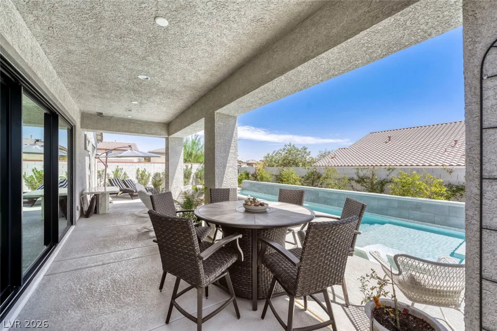 9306 Sierra De Luna, Las Vegas, NV 89139