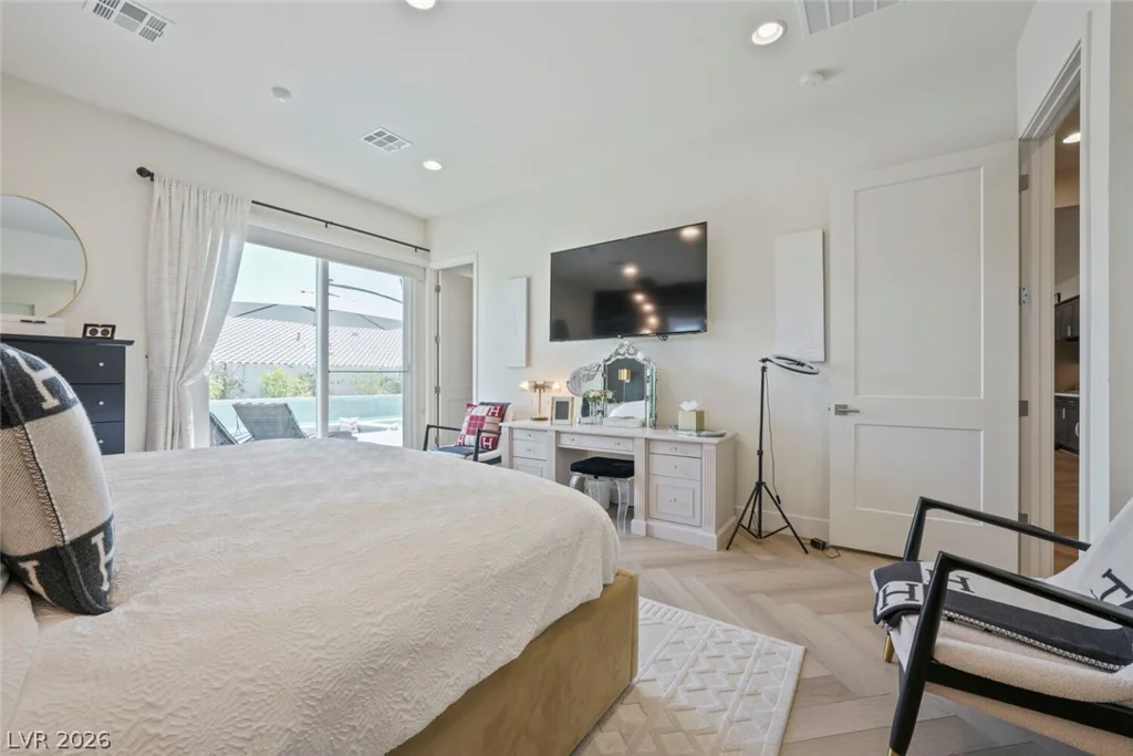 9306 Sierra De Luna, Las Vegas, NV 89139