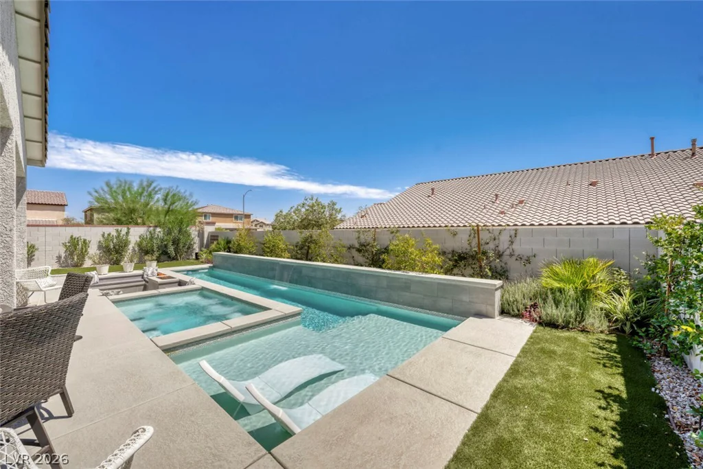 9306 Sierra De Luna, Las Vegas, NV 89139