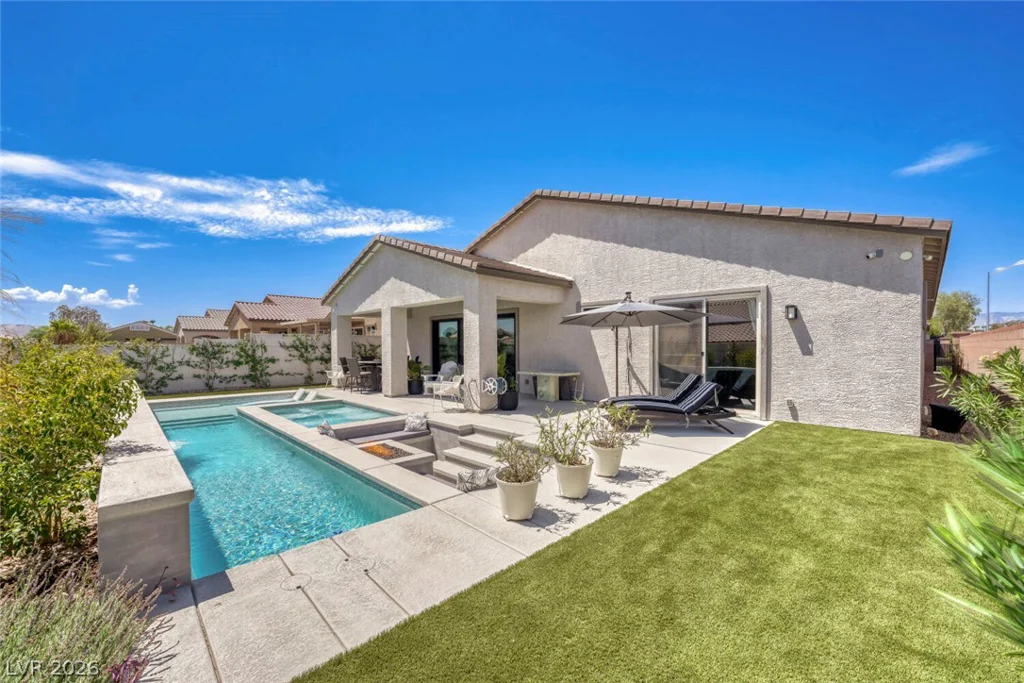 9306 Sierra De Luna, Las Vegas, NV 89139