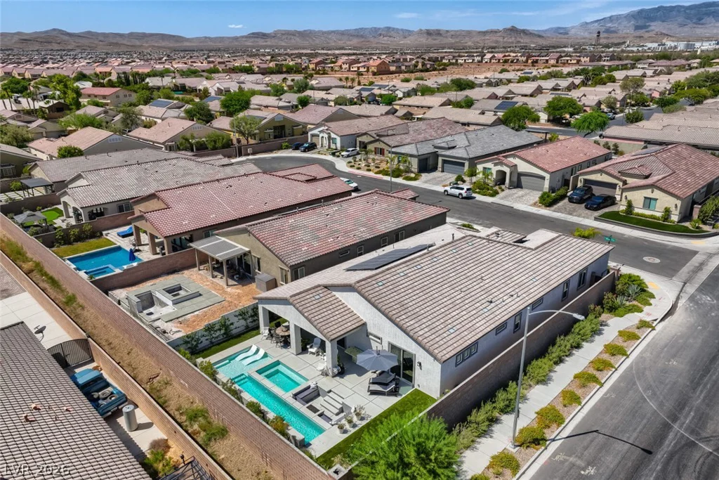 9306 Sierra De Luna, Las Vegas, NV 89139