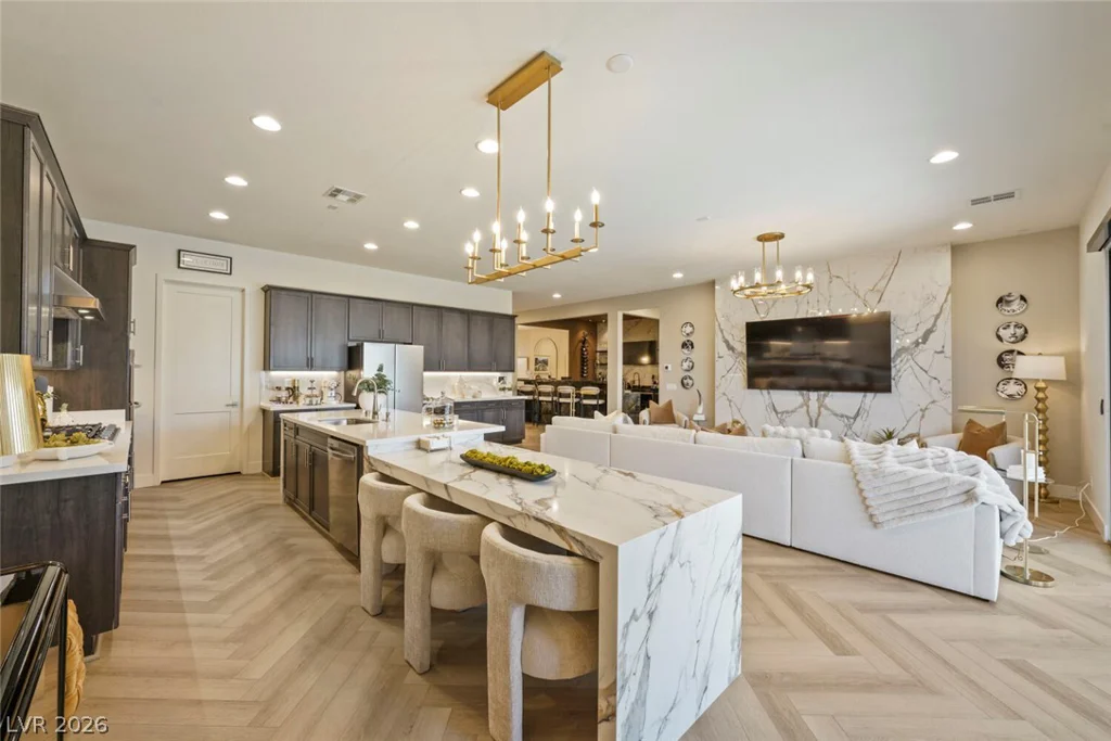 9306 Sierra De Luna, Las Vegas, NV 89139