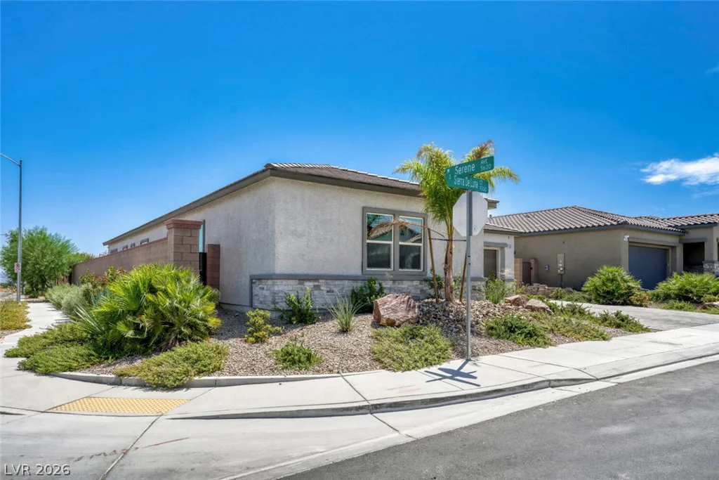 9306 Sierra De Luna, Las Vegas, NV 89139