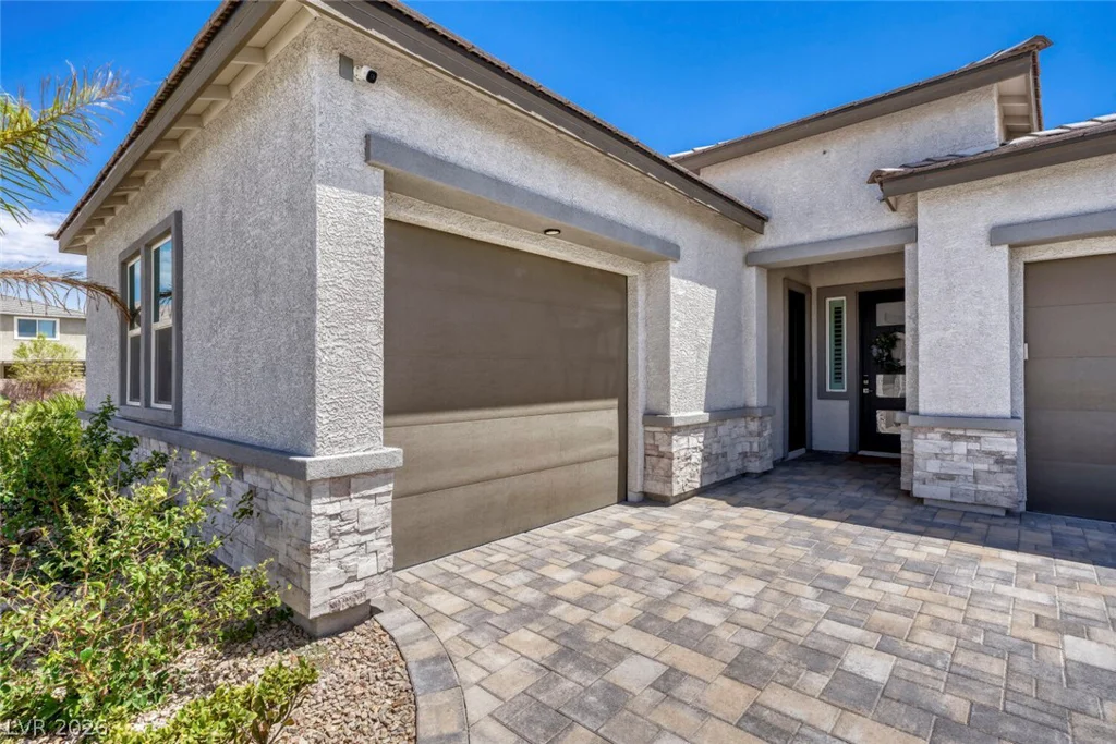 9306 Sierra De Luna, Las Vegas, NV 89139