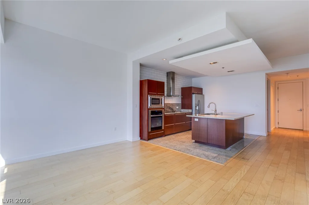 4471 Dean Martin, Las Vegas, NV 89103