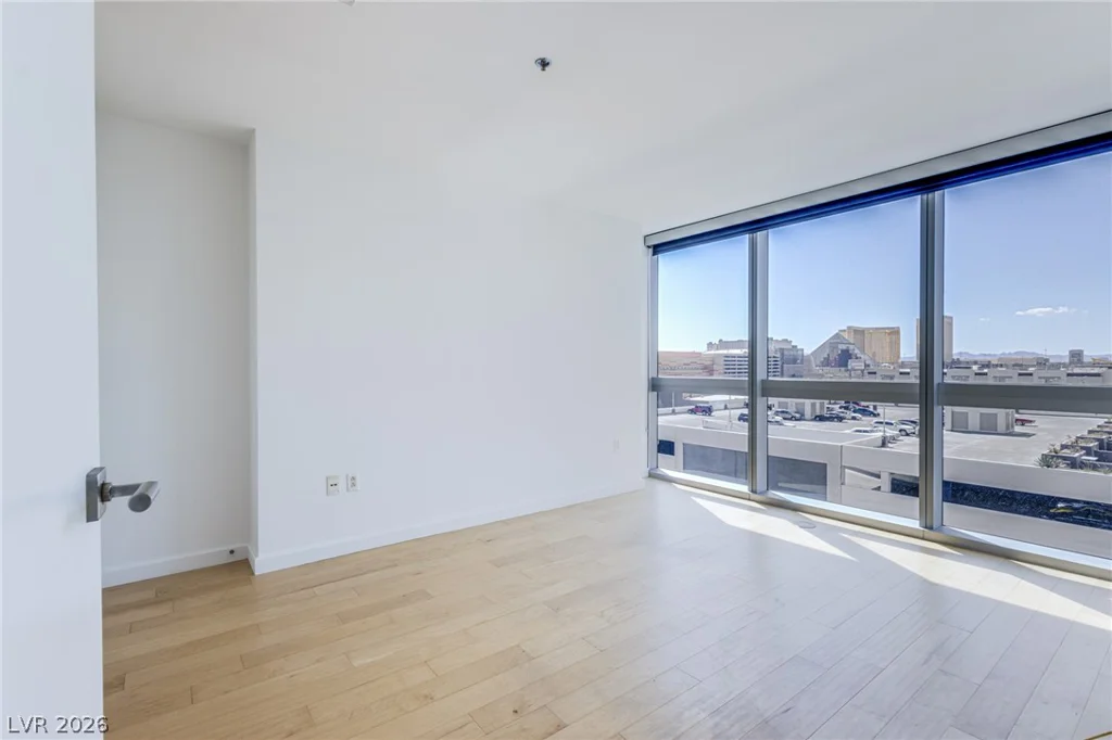 4471 Dean Martin, Las Vegas, NV 89103