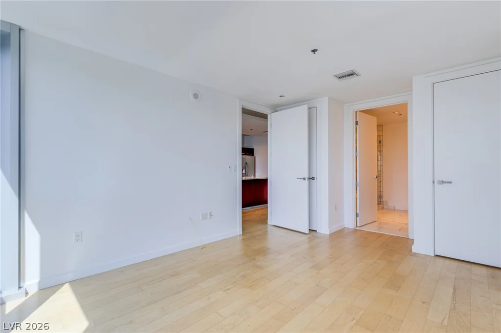 4471 Dean Martin, Las Vegas, NV 89103