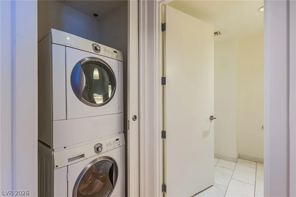 4471 Dean Martin, Las Vegas, NV 89103