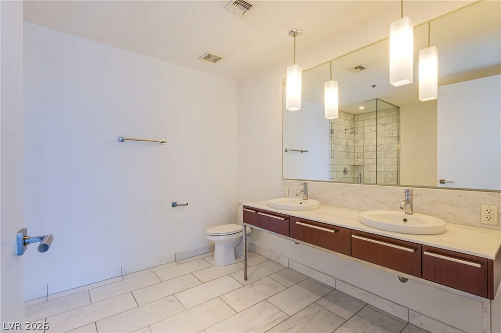 4471 Dean Martin, Las Vegas, NV 89103