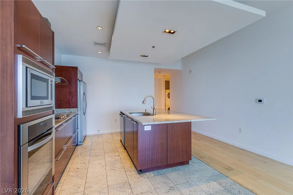4471 Dean Martin, Las Vegas, NV 89103