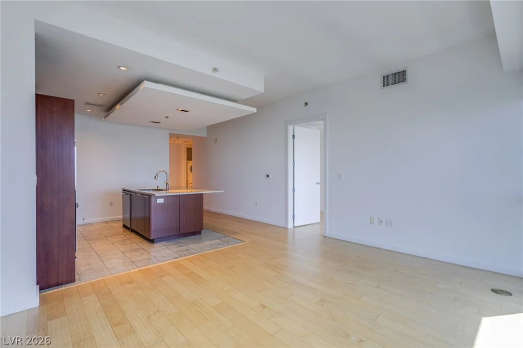 4471 Dean Martin, Las Vegas, NV 89103