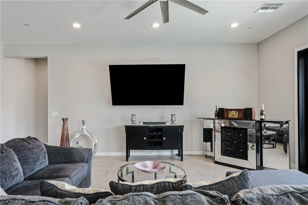 7441 Deschutes, Las Vegas, NV 89129