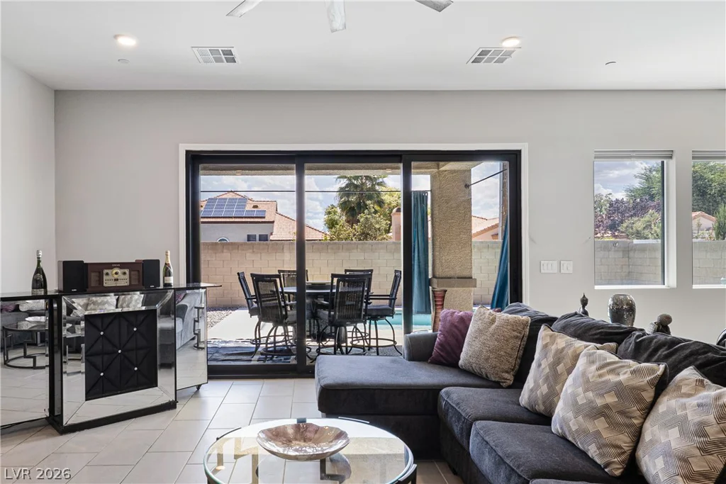 7441 Deschutes, Las Vegas, NV 89129