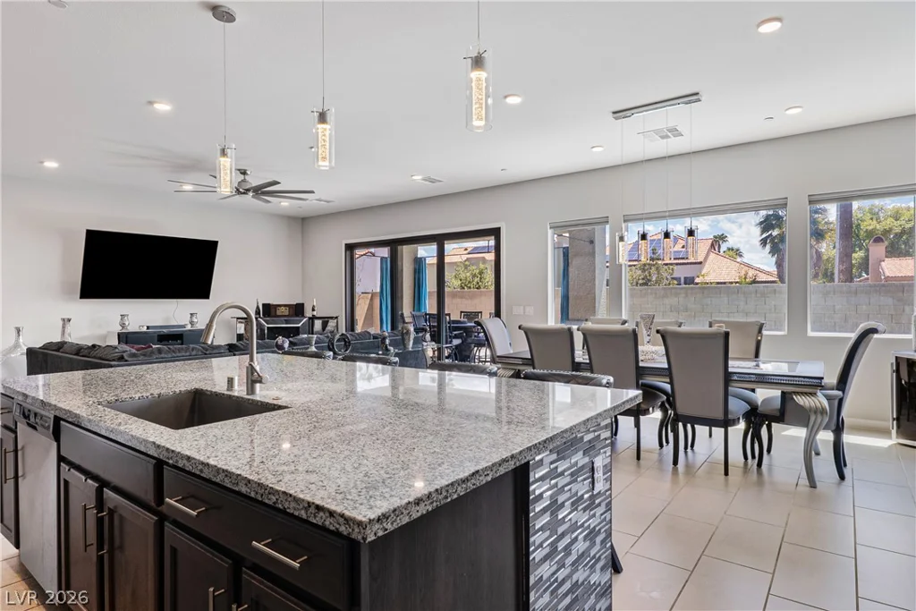 7441 Deschutes, Las Vegas, NV 89129