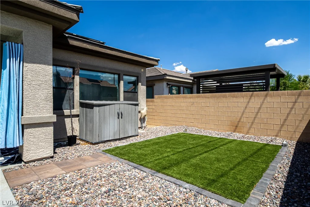 7441 Deschutes, Las Vegas, NV 89129