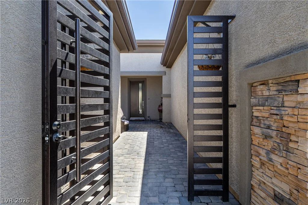 7441 Deschutes, Las Vegas, NV 89129