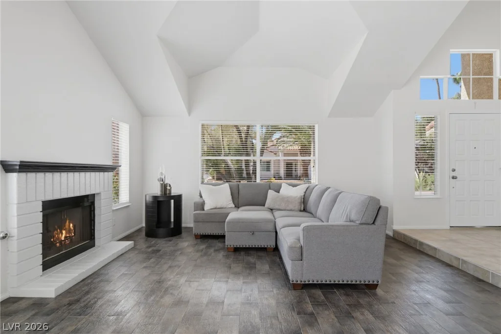 1924 Spode, Henderson, NV 89014