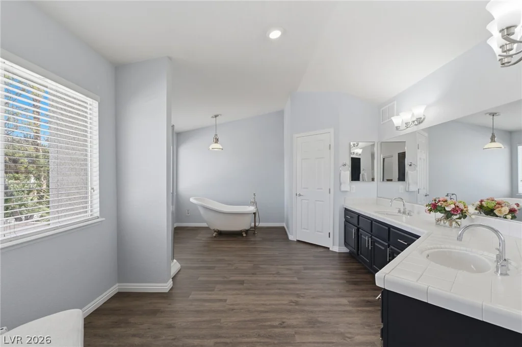 1924 Spode, Henderson, NV 89014