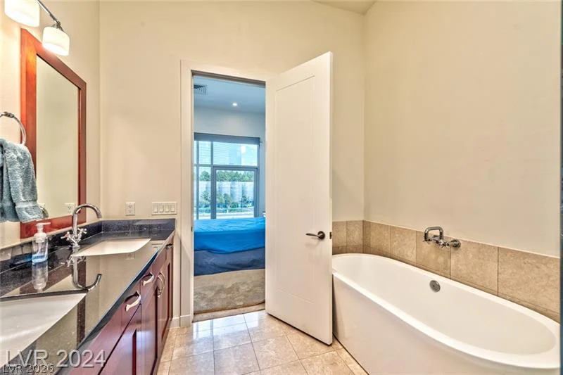4585 Dean Martin, Las Vegas, NV 89103