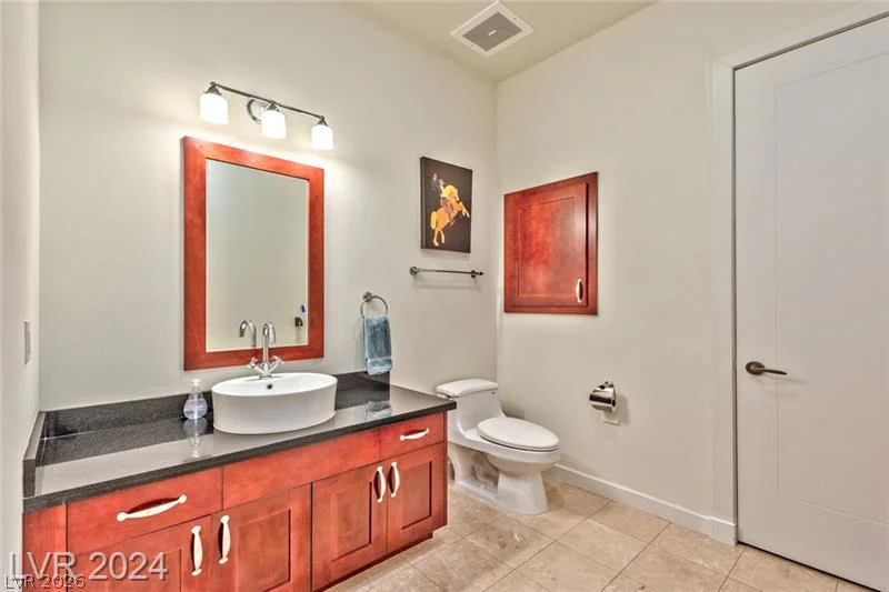 4585 Dean Martin, Las Vegas, NV 89103