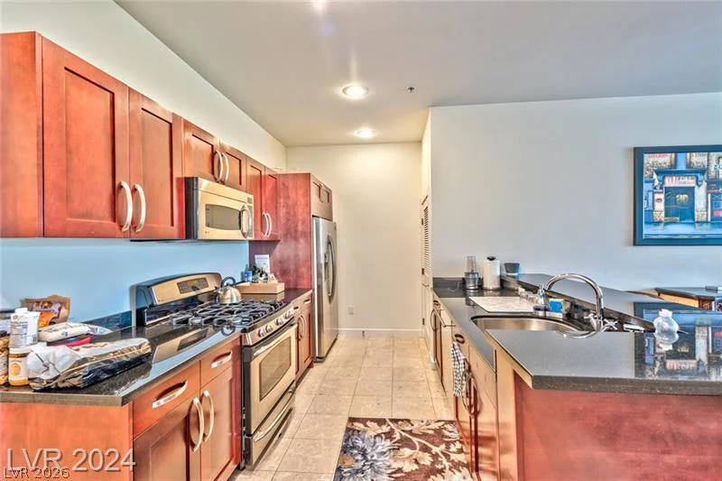 4585 Dean Martin, Las Vegas, NV 89103
