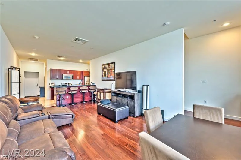 4585 Dean Martin, Las Vegas, NV 89103