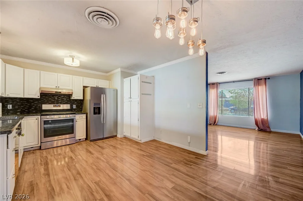 1209 Meadbrook, Las Vegas, NV 89110