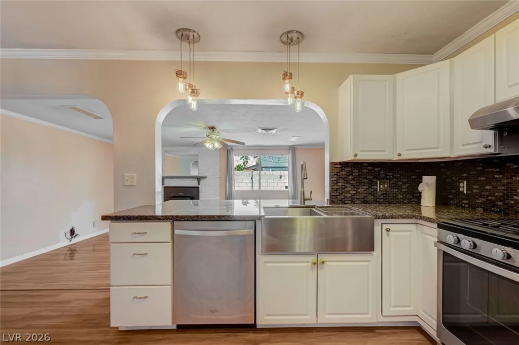 1209 Meadbrook, Las Vegas, NV 89110