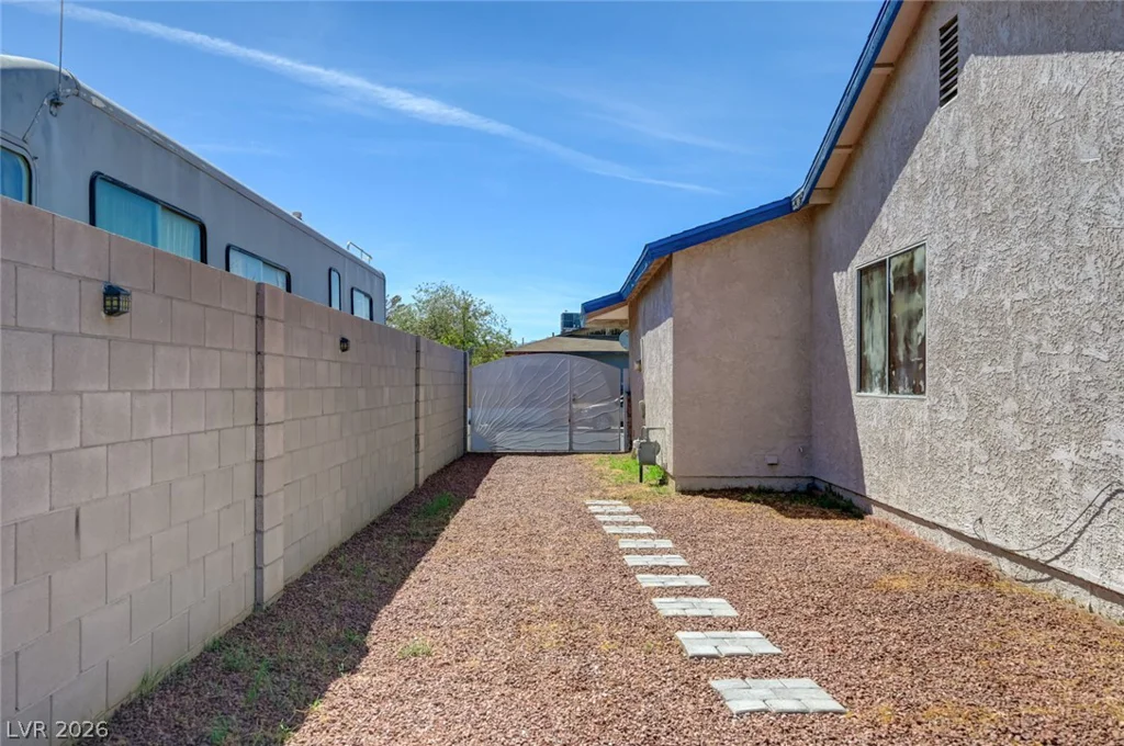1209 Meadbrook, Las Vegas, NV 89110