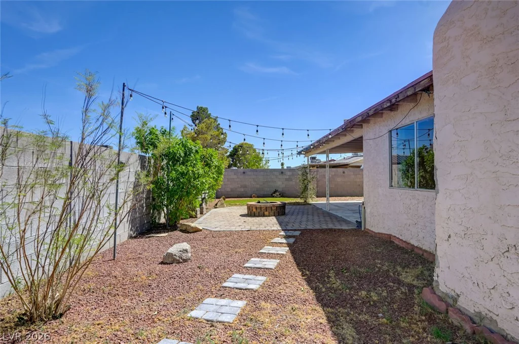 1209 Meadbrook, Las Vegas, NV 89110