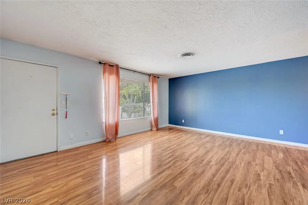 1209 Meadbrook, Las Vegas, NV 89110