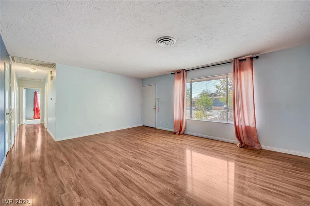 1209 Meadbrook, Las Vegas, NV 89110