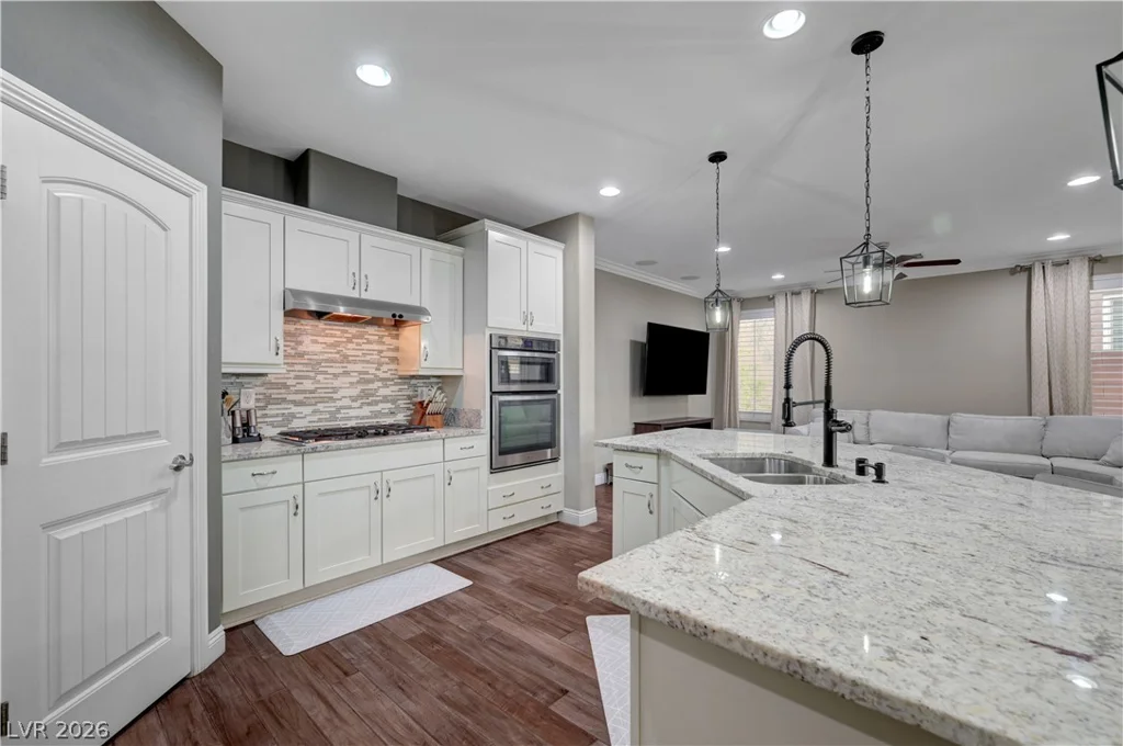 7694 Canyon Diablo, Las Vegas, NV 89179
