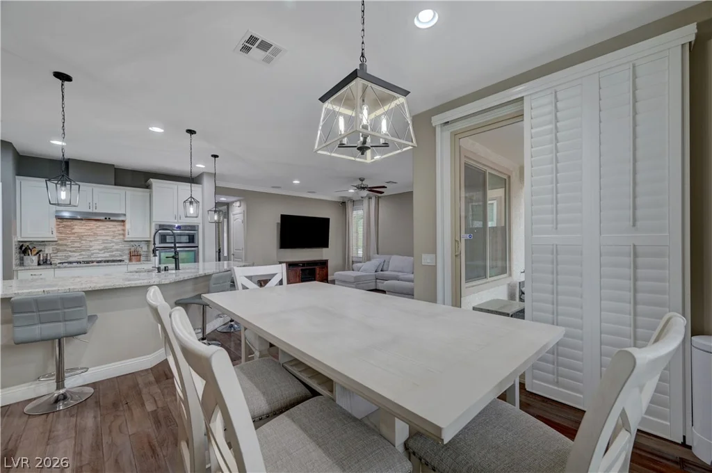 7694 Canyon Diablo, Las Vegas, NV 89179
