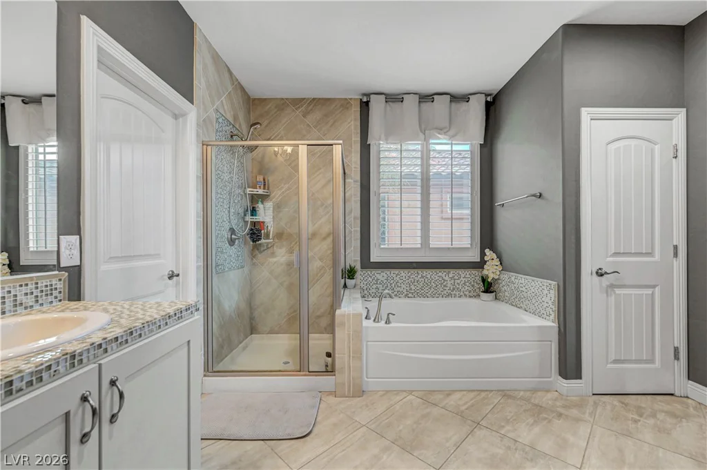 7694 Canyon Diablo, Las Vegas, NV 89179