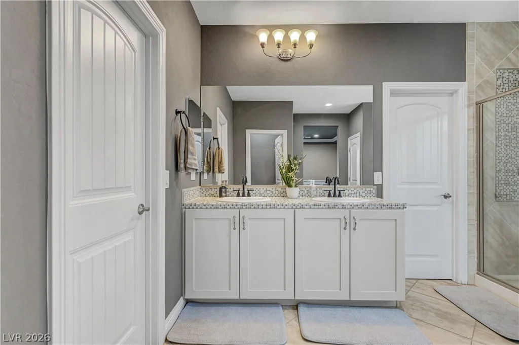 7694 Canyon Diablo, Las Vegas, NV 89179